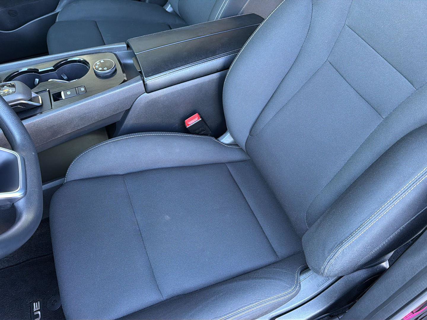 Used 2023 Nissan Rogue S AWD/4WD image 28