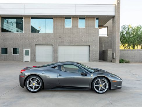 Used 2011 Ferrari 458 Italia Coupe RWD image 27