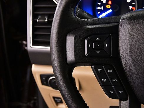 Used 2018 Ford F150 XLT w/ Equipment Group 302A Luxury AWD/4WD image 22