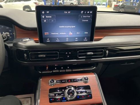 Used 2024 Lincoln Aviator Reserve w/ Equipment Group 201A AWD/4WD image 8