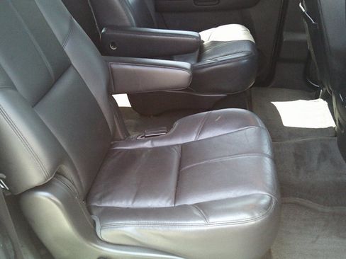 Used 2013 Chevrolet Suburban LT w/ Suspension Package, Off-Road AWD/4WD image 37