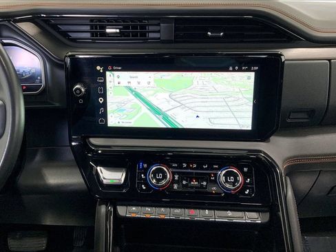 Used 2023 GMC Sierra 1500 AT4 w/ AT4 Premium Package AWD/4WD image 5