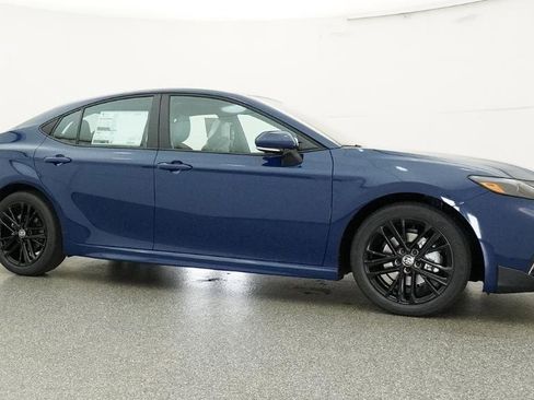 New 2026 Toyota Camry SE FWD image 10