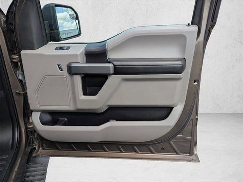 Used 2016 Ford F150 King Ranch image 25