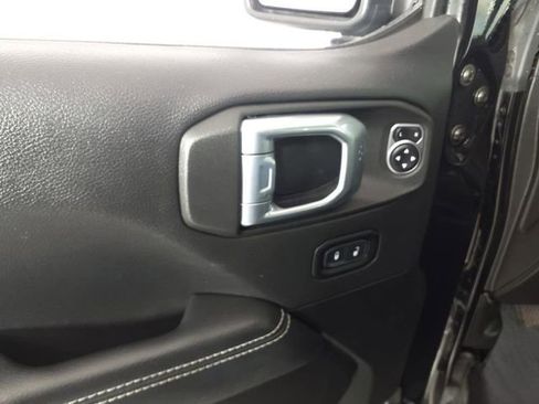 Used 2022 Jeep Wrangler Unlimited Sahara w/ Cold Weather Group image 10