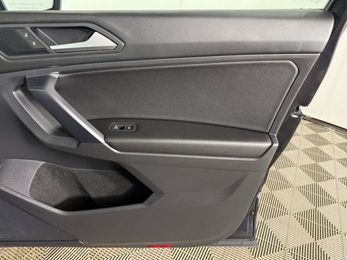 Used 2021 Volkswagen Tiguan SE w/ Panoramic Sunroof Package AWD/4WD image 22