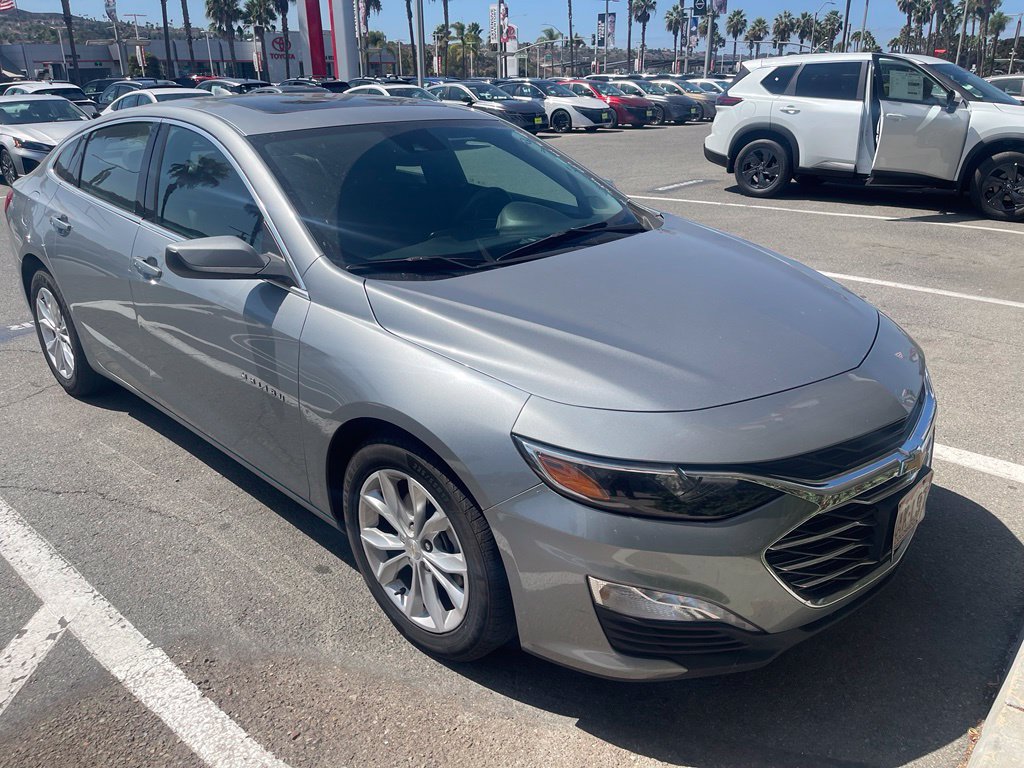 Used 2024 Chevrolet Malibu LT FWD image 2