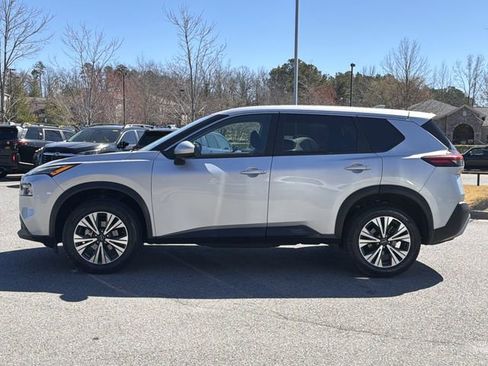 Used 2023 Nissan Rogue SV image 6