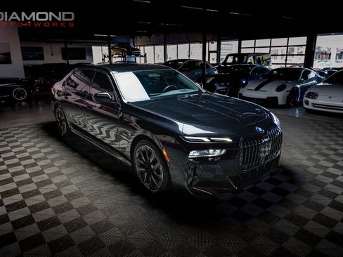 Used 2023 BMW i7 xDrive60 image 49