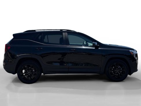 Used 2022 GMC Terrain SLE w/ Driver Convenience Package FWD image 6