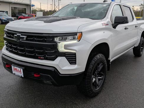 Used 2022 Chevrolet Silverado 1500 LT Trail Boss w/ Convenience Package II AWD/4WD image 5