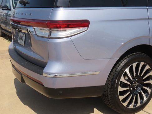 Used 2022 Lincoln Navigator Black Label AWD/4WD image 10