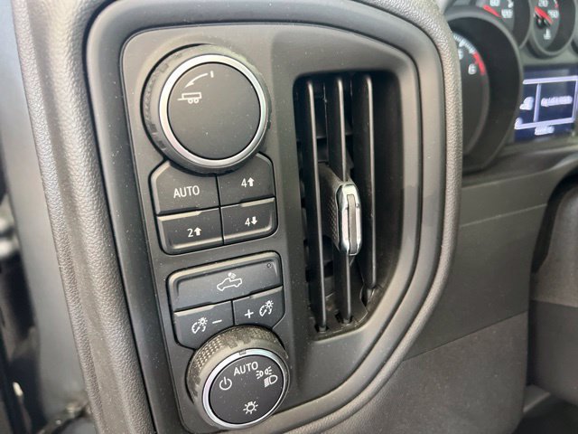 Used 2025 Chevrolet Silverado 1500 Custom Trail Boss w/ LPO, Dark Essentials Package AWD/4WD image 10