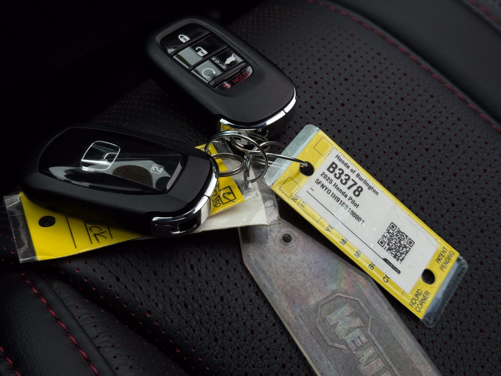 Certified 2025 Honda Pilot Black Edition image 38