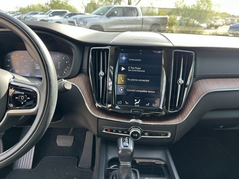 Used 2019 Volvo XC60 T5 Inscription image 23