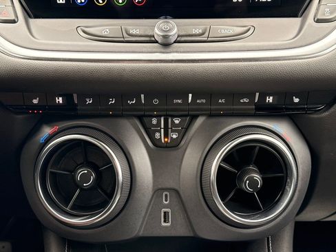 Used 2025 Chevrolet Blazer LT image 35