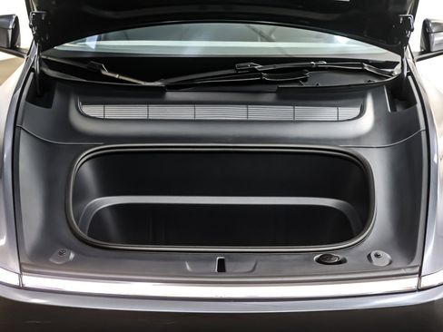 Used 2026 Tesla Model Y Long Range image 11