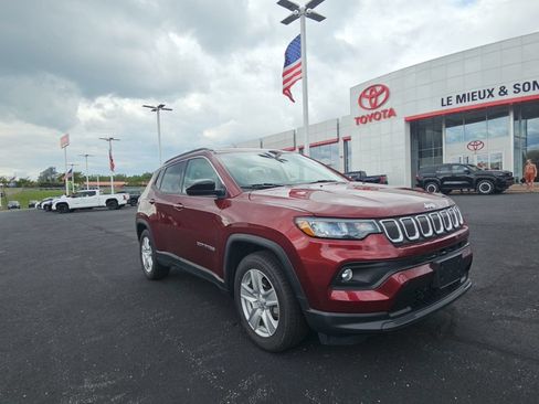 Used 2022 Jeep Compass Latitude w/ Convenience Group FWD image 1