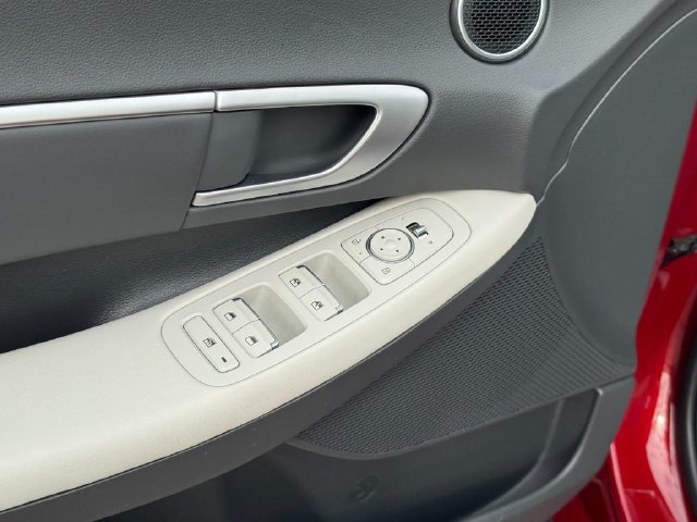 Used 2025 Hyundai Sonata SEL FWD image 21
