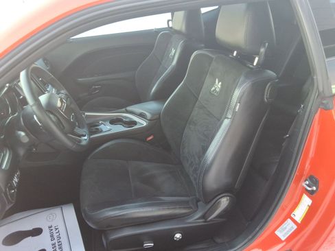 Used 2016 Dodge Challenger R/T Scat Pack w/ Leather Interior Group image 25