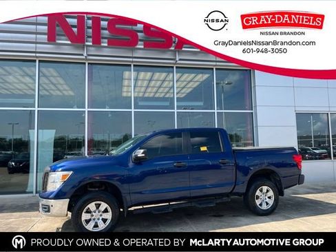 Used 2018 Nissan Titan SV w/ SV Convenience Package AWD/4WD image 1