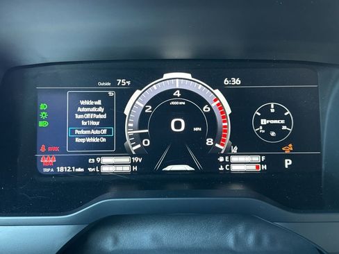 Used 2025 Toyota Tundra Limited AWD/4WD image 9