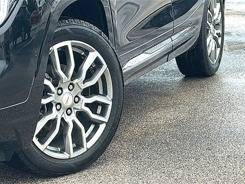 Used 2022 GMC Terrain Denali w/ Denali Premium Package AWD/4WD image 3