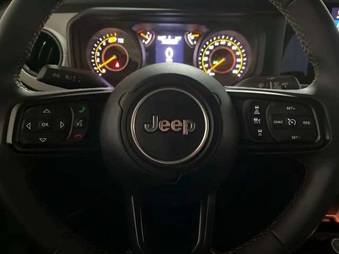 Used 2024 Jeep Wrangler Unlimited Sport AWD/4WD image 32