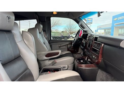 Used 2017 GMC Savana 2500 image 13