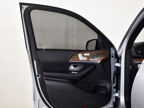 Certified 2024 Mercedes-Benz GLS 450 4MATIC image 19