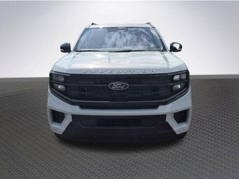 New 2025 Ford Expedition Active image 3