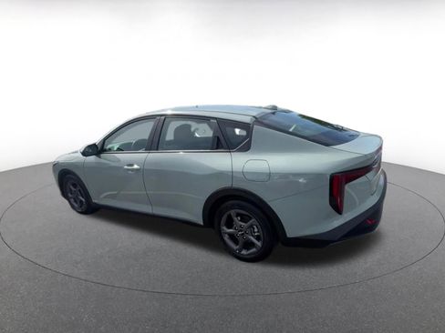 Used 2025 Kia K4 LXS image 10