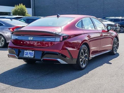 Used 2025 Hyundai Sonata SEL FWD image 9