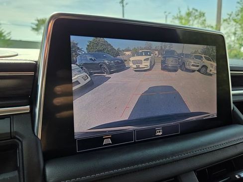 Used 2021 Chevrolet Suburban LT RWD image 30