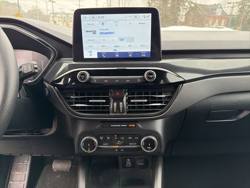 Used 2025 Ford Escape ST-Line image 18