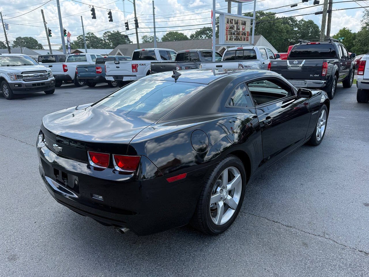 Used 2011 Chevrolet Camaro LT RWD image 4