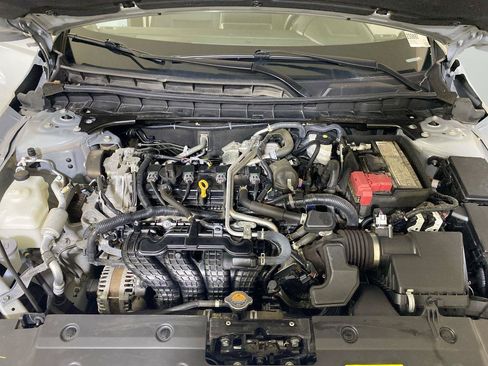 Used 2024 Nissan Altima 2.5 SV FWD image 23