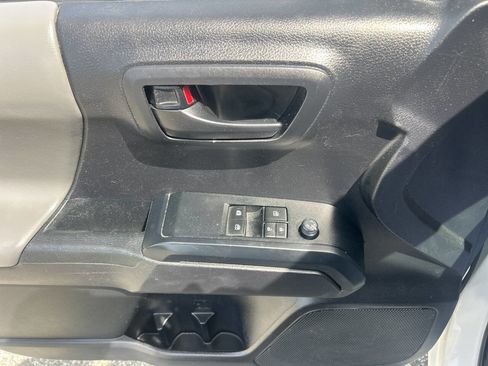 Used 2020 Toyota Tacoma SR image 13
