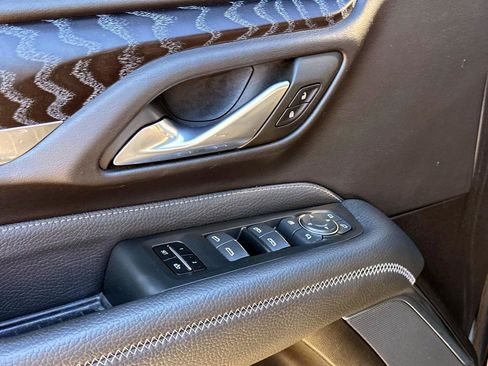 Used 2021 GMC Yukon Denali w/ LPO, Illumination Package image 19