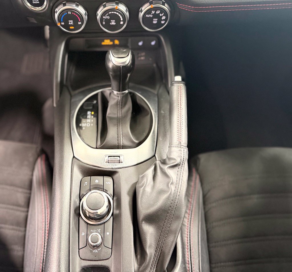 Used 2017 FIAT 124 Spider Abarth RWD image 17