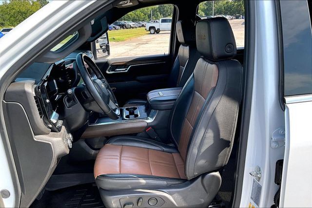 Used 2024 Chevrolet Silverado 2500 High Country w/ High Country Premium Package AWD/4WD image 22
