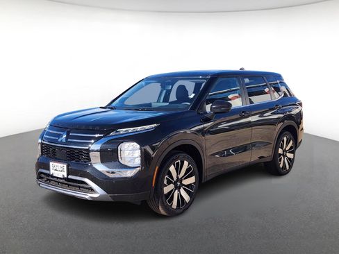 New 2025 Mitsubishi Outlander SE image 2