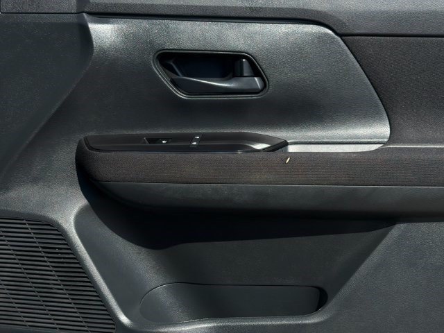 Used 2025 Nissan Kicks S FWD image 17
