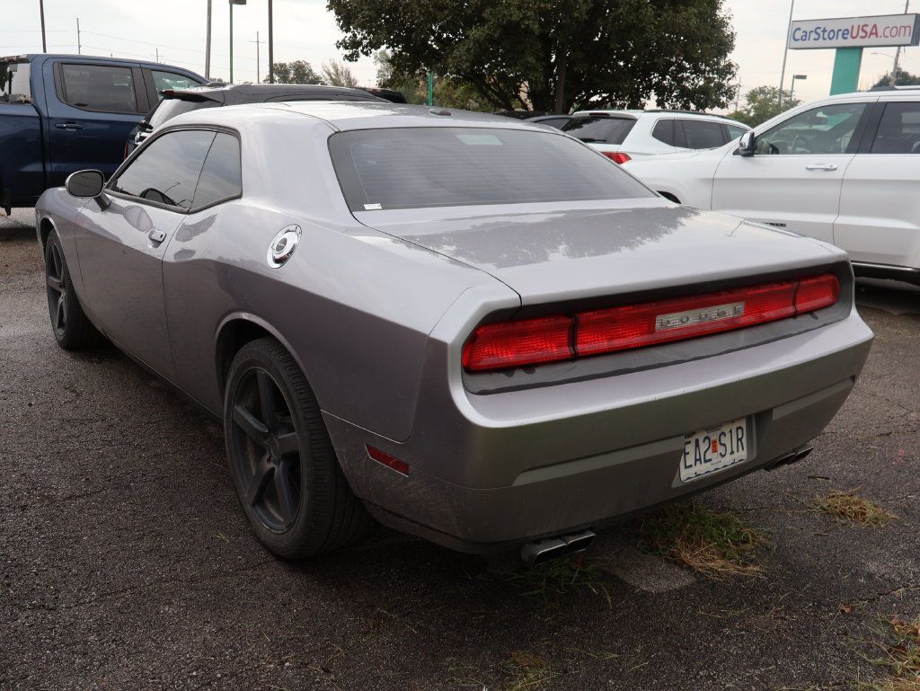 Used 2014 Dodge Challenger SXT RWD image 19