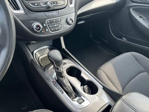 Used 2024 Chevrolet Malibu LT FWD image 31