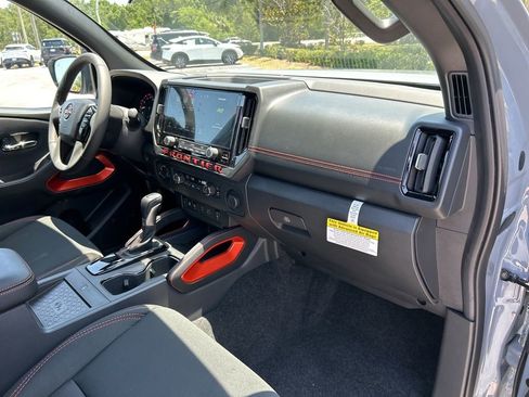 New 2025 Nissan Frontier PRO-4X w/ Pro Convenience Package image 39