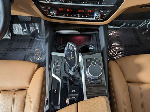 Certified 2023 BMW 530i xDrive w/ Premium Package image 38