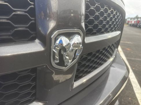 Used 2017 RAM 1500 Express image 41