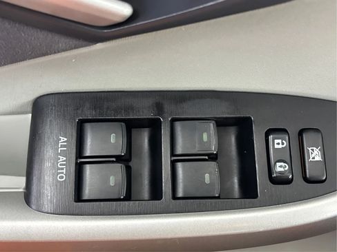 Used 2011 Toyota Prius Two image 37