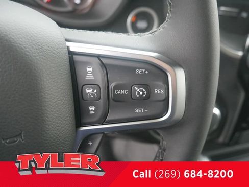 New 2026 RAM 1500 4x4 Crew Cab image 29